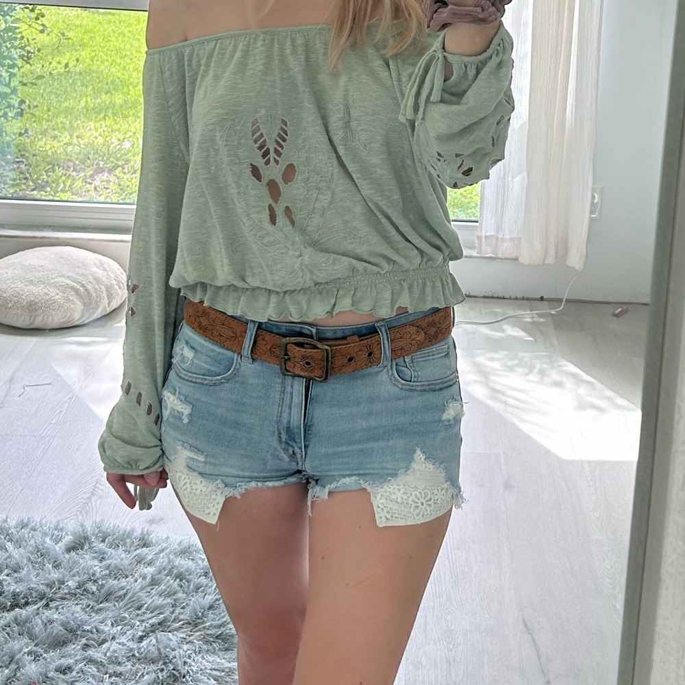 American Eagle Lace shorts